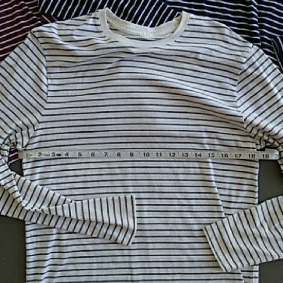 Lot of 3 Old Navy Striped Long Sleeve Tees Size Medium - Picture 2 of 4